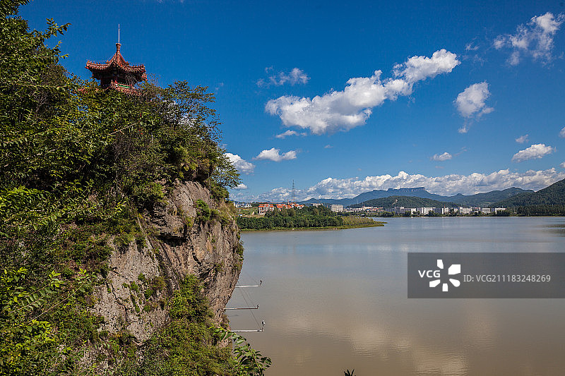中国辽宁本溪桓仁五女山浑江山水风光图片素材
