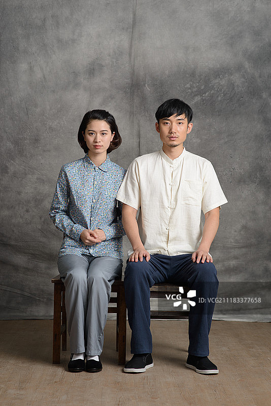 复古青年夫妇照图片素材