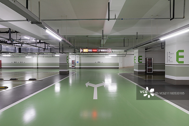 底下停车场图片素材