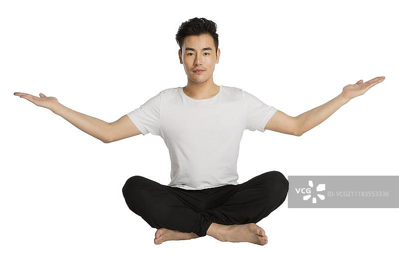 青年男人练瑜伽图片素材