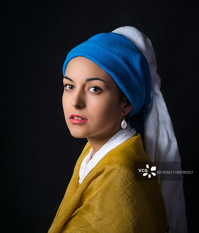 维米尔《戴珍珠耳环的少女》重制版图片素材