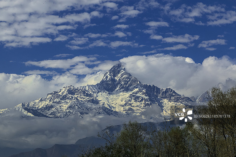鱼尾峰图片素材