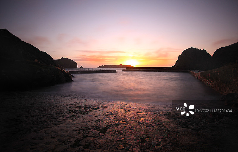 马利恩湾日落图片素材