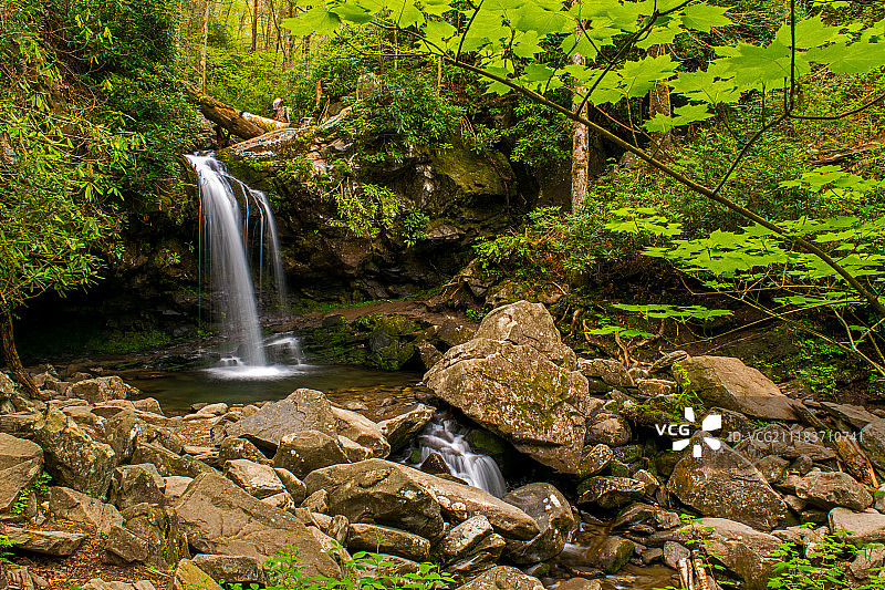 石窟瀑布图片素材