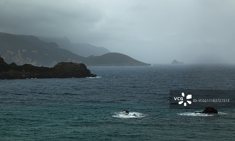 爱奥尼亚海上的雨图片素材