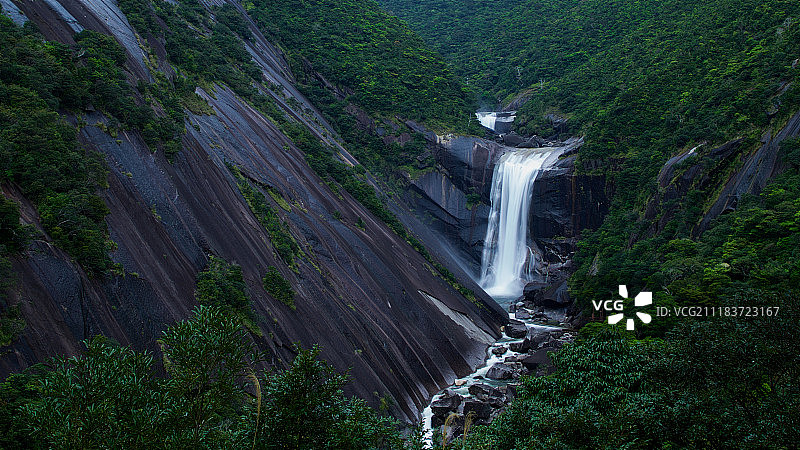 山间瀑布风光图片素材