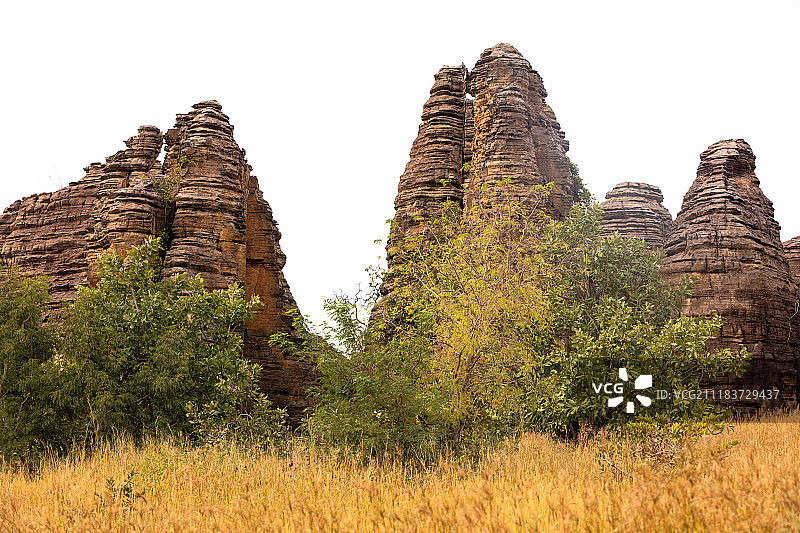 岩石上的薄烤饼图片素材