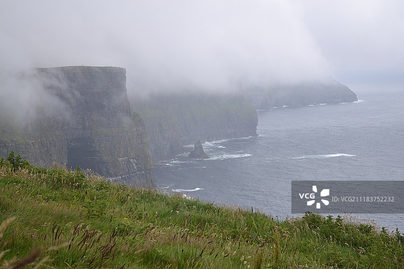 莫赫悬崖上的薄雾图片素材