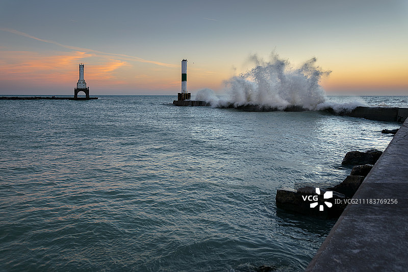 日出灯塔图片素材