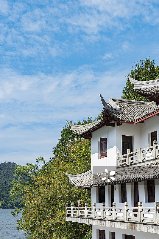 富春江市芦茨村中式特色建筑风光图片素材