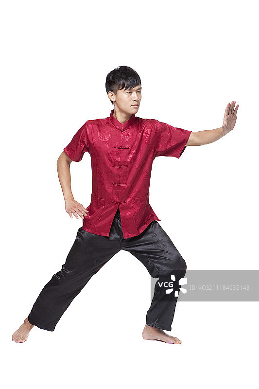 身穿中国传统服饰的男子摄影图片素材