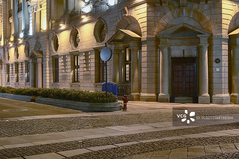 广州欧式历史老建筑和街道夜景图片素材