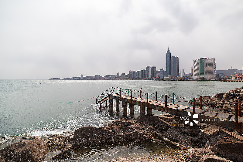 烟台城市天际线图片素材