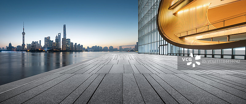 上海城市歌剧院夜景图片素材