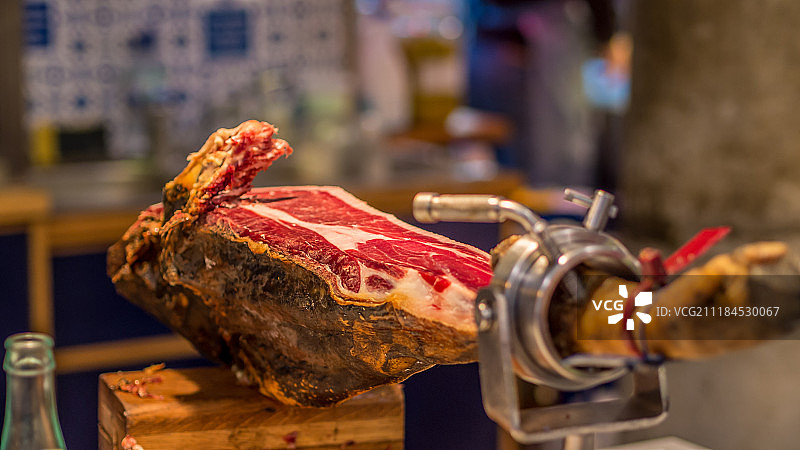 骨头上图片素材