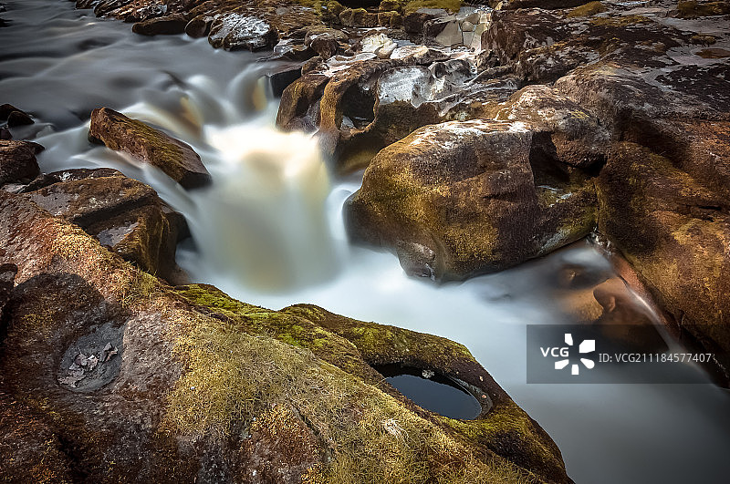 沃夫河上的瀑布图片素材