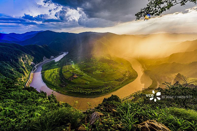 吉林省临江鸭绿江神龟湾晴雨天图片素材