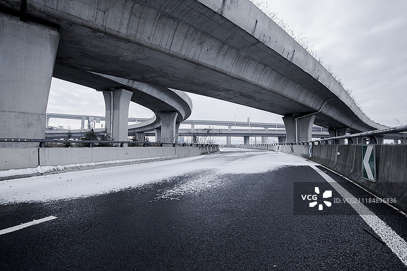 雪地无人高架路面汽车广告背景素材图片素材