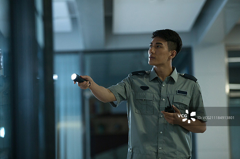 青年男保安图片素材