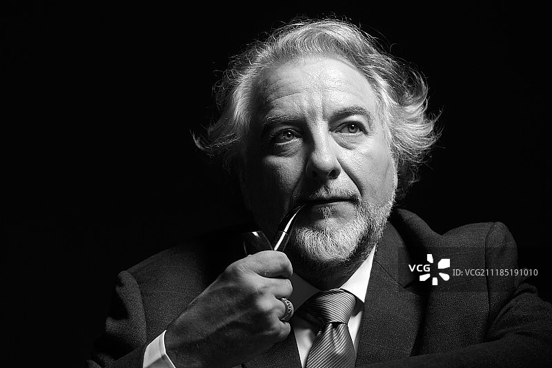 权威商务中老年男人图片素材