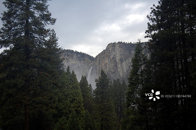 优胜美地瀑布图片素材