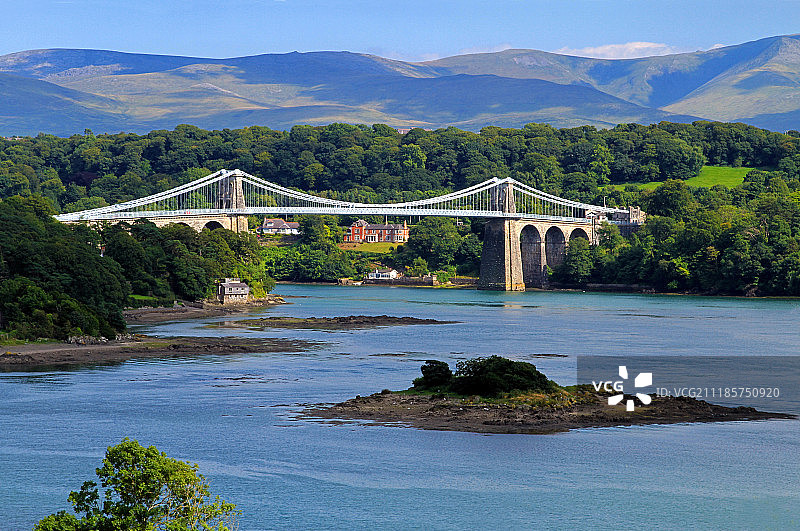 梅奈吊桥图片素材