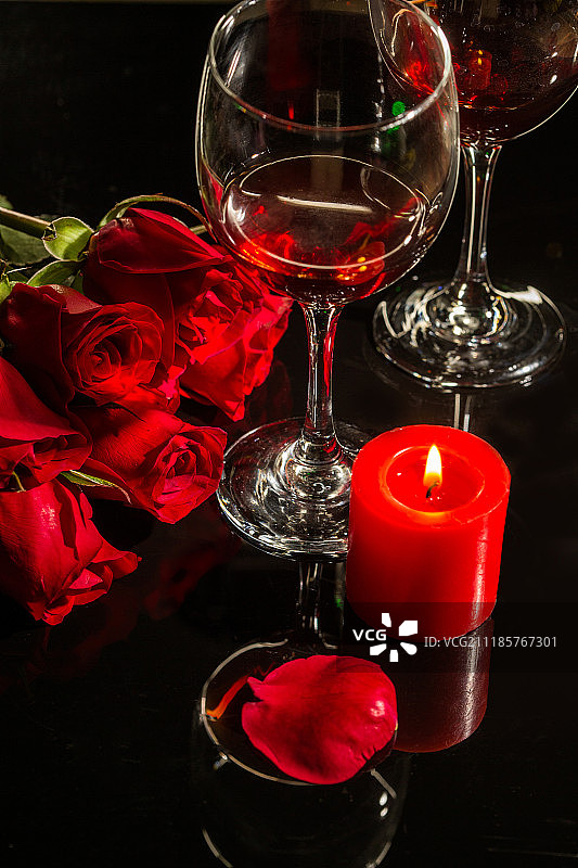 红酒和玫瑰图片素材