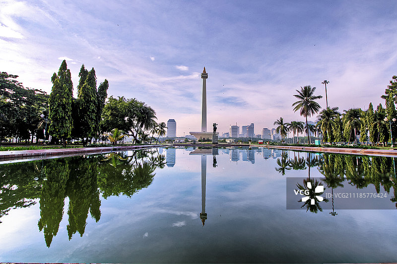 水中倒影纪念碑图片素材