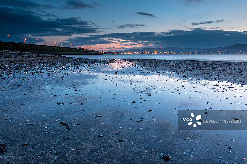 黄昏时分的湖景图片素材