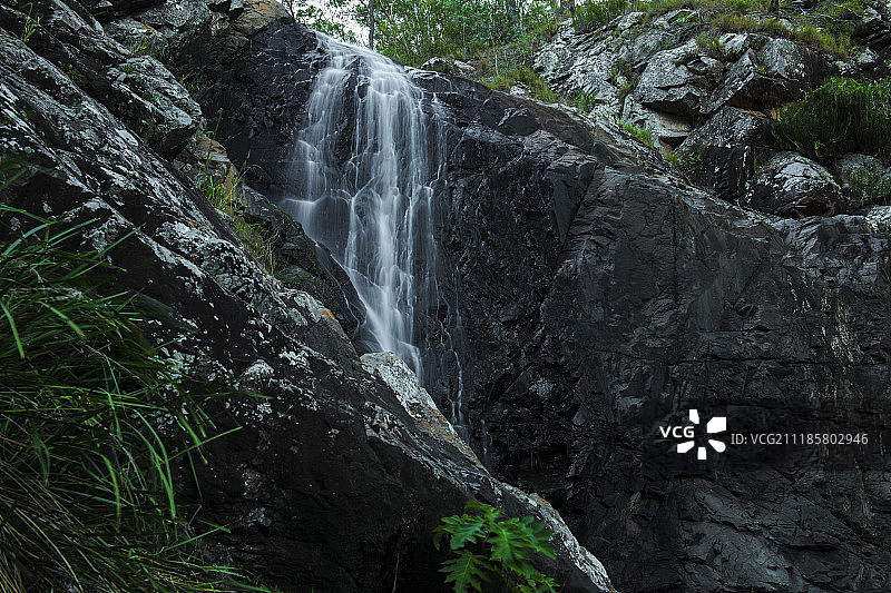 坦伯林山雪松溪瀑布图片素材