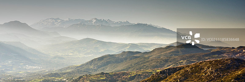 克里特山脉中美丽的神秘光芒图片素材