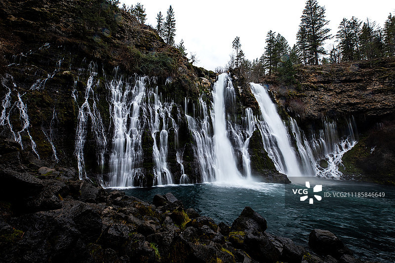 伯尼瀑布，真希望你能听到它的声音图片素材