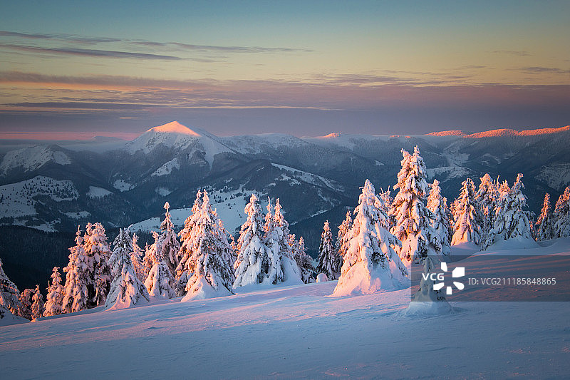 绚丽多彩的夜晚图片素材