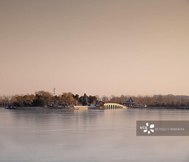 冰冻的颐和园图片素材