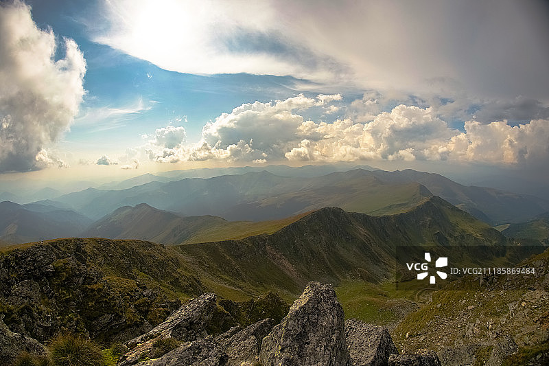 多雨多云天气图片素材