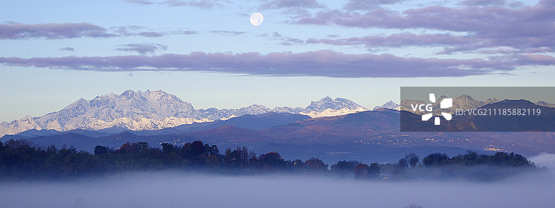 山脉全景风光图片素材