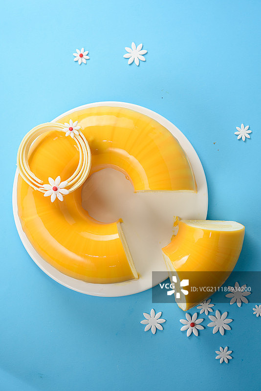 黄色蛋糕甜点图片素材