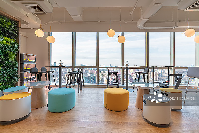 明亮温暖的咖啡厅图片素材