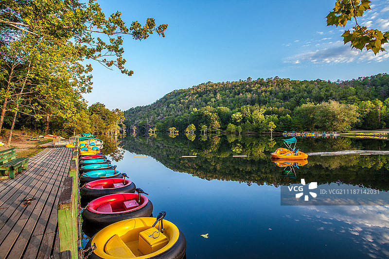脚踏船图片素材