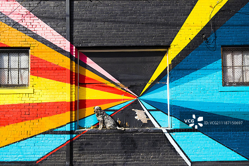 在边缘生活图片素材