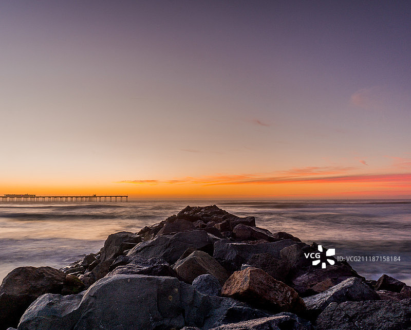 走进大海图片素材