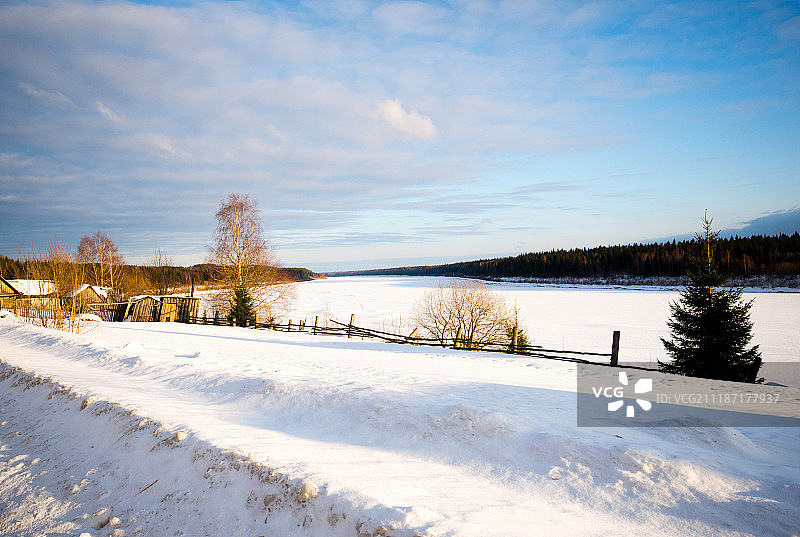 皮涅加河图片素材