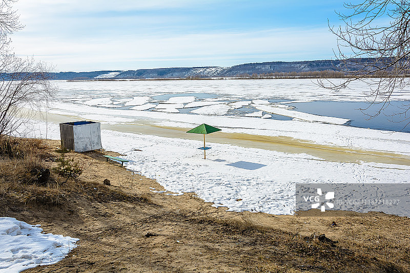 早春的自然觉醒图片素材