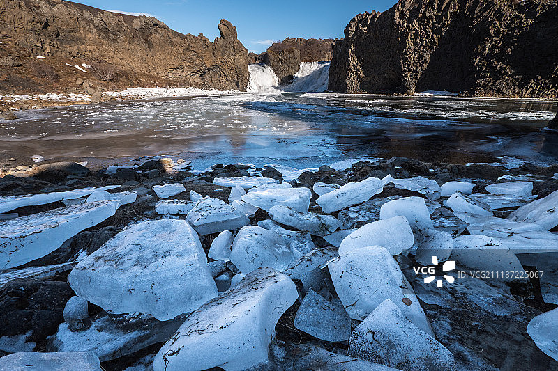 Hjalparfoss瀑布图片素材
