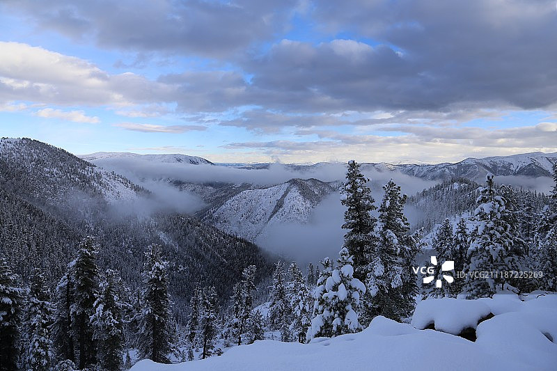 就在第二天图片素材