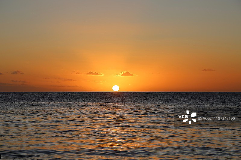 日落时分的地平线图片素材