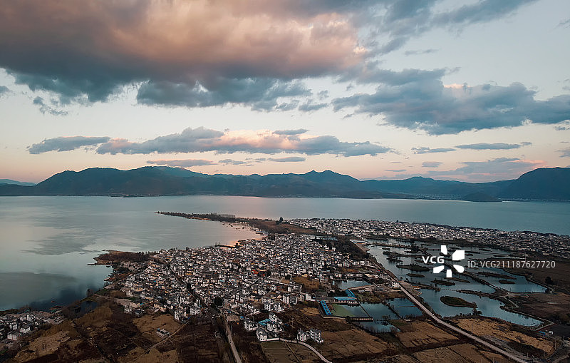 云南大理洱海晚霞图片素材