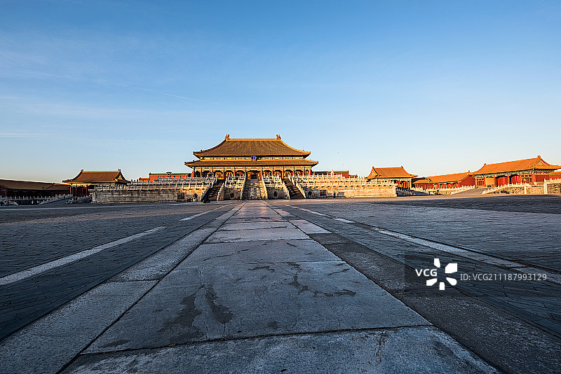 黄昏时分的故宫太和殿图片素材