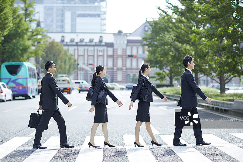 年轻的日本商人图片素材