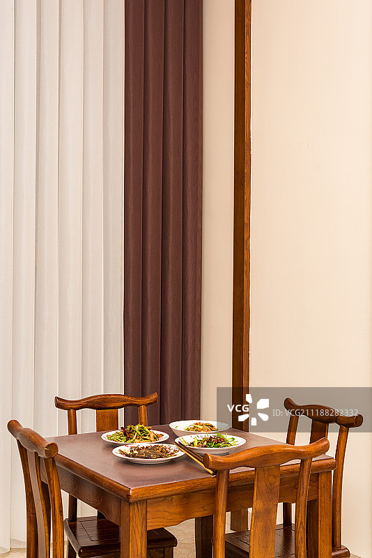 桌子上的菜图片素材